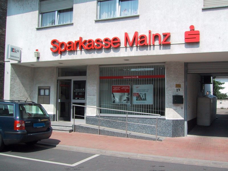 SB-Center der Sparkasse Mainz in Nackenheim