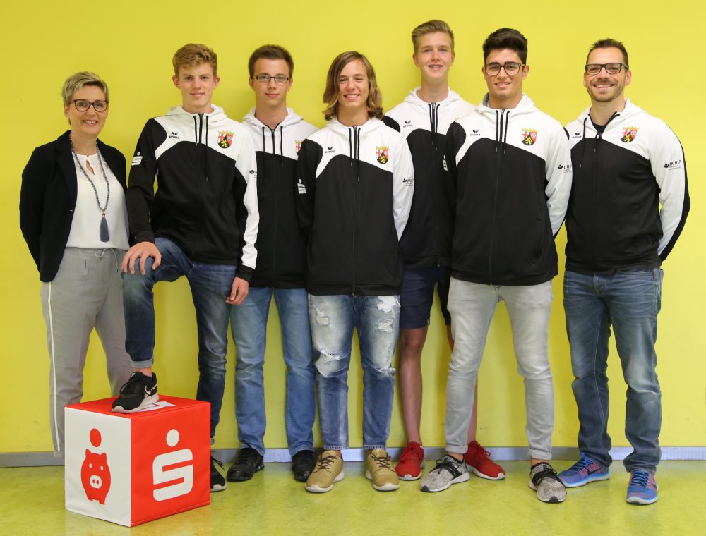 Gruppenbild Schüler Gymnasium Mz-Oberstadt − Jugend trainiert für Olympia