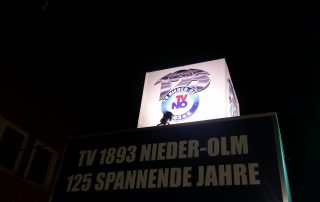 TV Nieder-Olm Werbewürfel beleuchtet