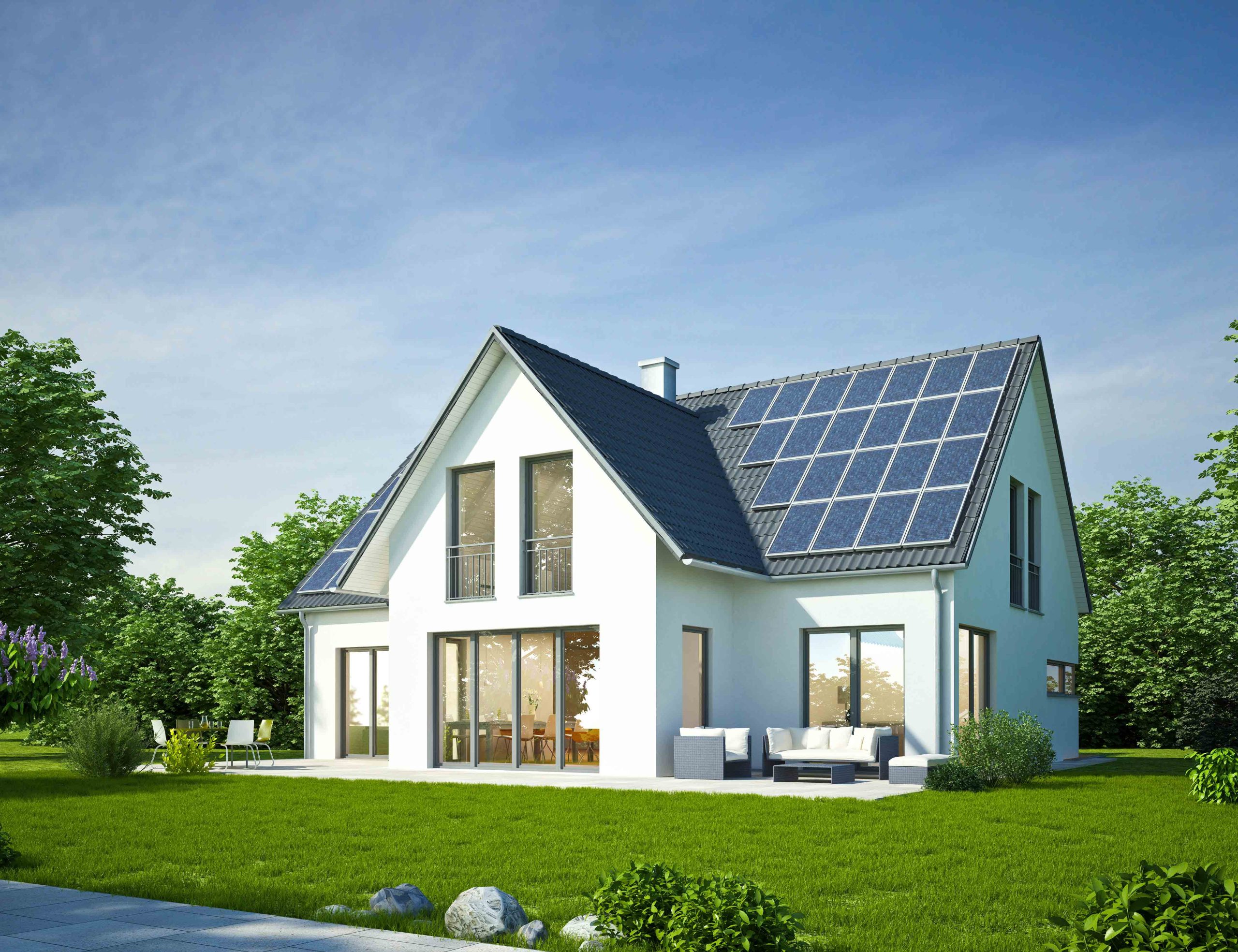 Einfamilienhaus mit Solarpaneelen – Baufinanzierung Förderung Rheinland-Pfalz